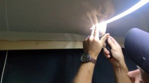 Как сделать световую линию в натяжном потолке волной