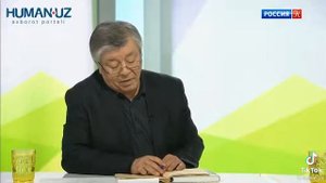 Дарья Жигульская читает отрывок газеля А. Навои