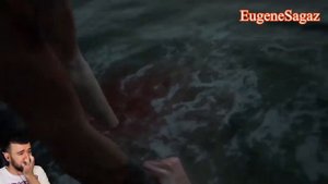 Реакция Летсплейщиков на откусывание пальцев Элли | The Last Of Us 2