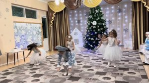 Новогодний танец «Снегурочка»