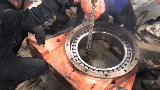 Монтаж подшипника в корпус и на вал с нагревом смотреть онлайн