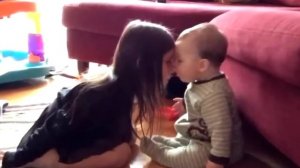 У родителей волосы встали дыбом, увидев, что вытворяет девочка и их сыном!