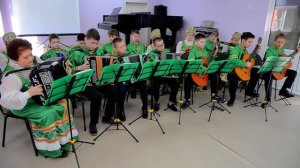 А. Кролл, "Музыкальный каламбур" исп.анс р. н.и "Уральские огоньки". Рук. и концертм. Динкель Т.М.