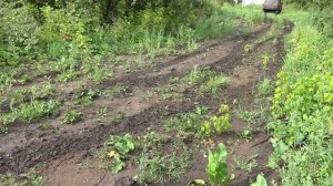 Нива 21214м по глинянной горе после дождя.