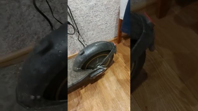 Ninebot g30p. Замена покрышки. Как нельзя делать смотреть онлайн