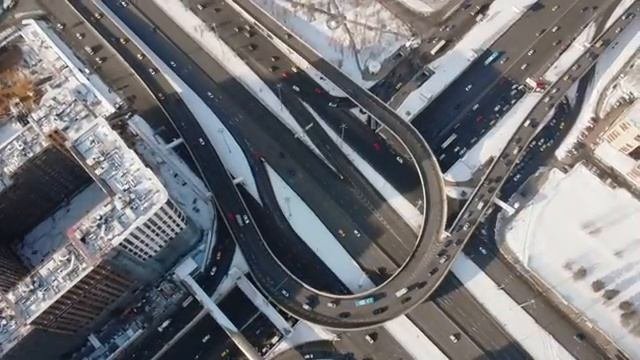 Свекровь решила отметить юбилей в чужой квартире по высшему разряду с кучей гостей.