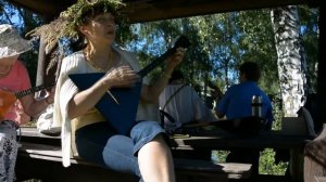 Частушки под балалайку