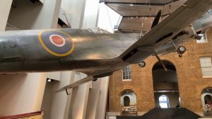 Imperial War Museum London / Spitfire Mk I-A R6915 ''Battle of Britain Survivor'' Look-up view