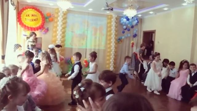 Выпускной 2016. Детский сад АККУ, группа №2, г. Караганда смотреть онлайн