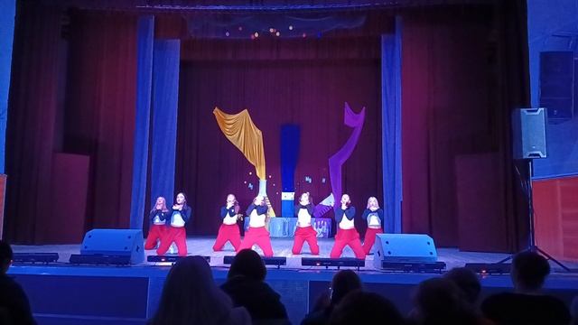 Танцевальный коллектив "AzART" - Telephone смотреть онлайн