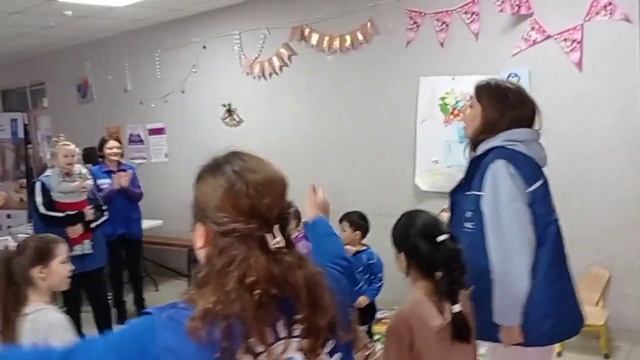 Каждую субботу в нашем фойе проходят замечательные встречи с Синими Жилетами на канале LIKE EVA plu смотреть онлайн