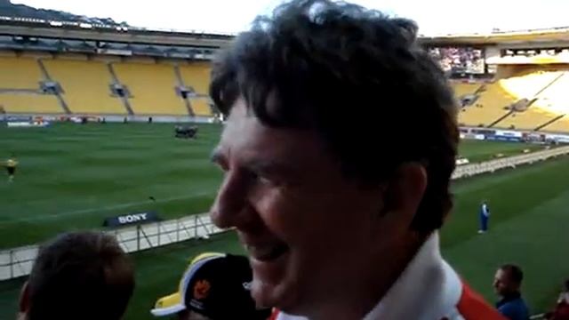 Phoenix fans ENJOYING themselves... смотреть онлайн