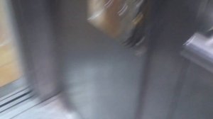 Горит свет в шахте лифта
