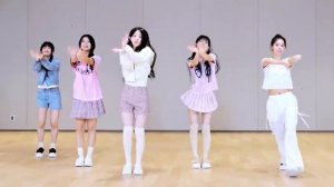 ILLIT - "What is love" Dance Practice [MIRRORED]