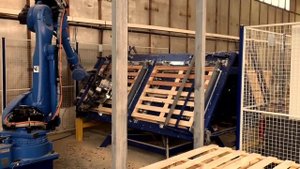 Роботизированный станок для производства поддонов