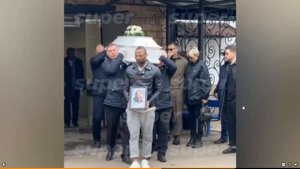 ШОКИРУЮЩЕЕ ВИДЕО! Мать Либерж Кпадону едва не падала перед ее закрытым гробом на прощании