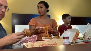 Mukbang Jollibee, it has been 3 years since the last time I ate some. | The Bobo’s