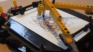 Lego Technic - Spirograph V2 - Drawing machine