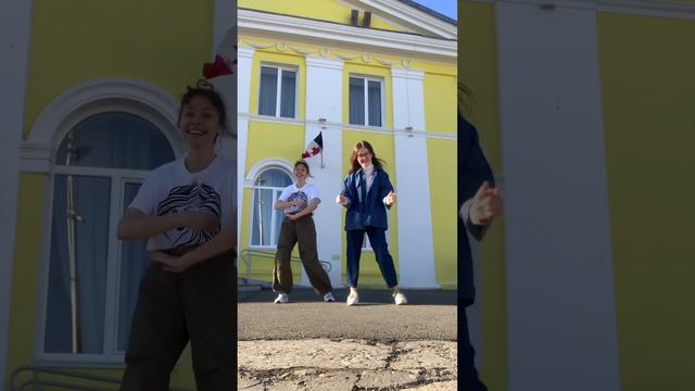 Меняемся стилями видео с сестрой | Мама, я тиктокер!!! #тикток #сестра #шортс