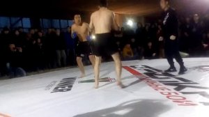 Турнир, уличные бои. Стрелка. Школьник против мужика