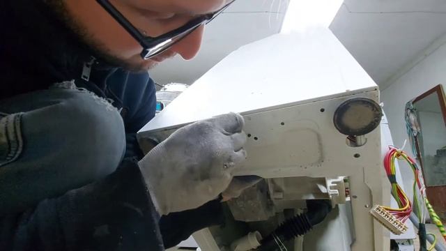 Candy. (Канди). ч.3. Замена подшипника. смотреть онлайн