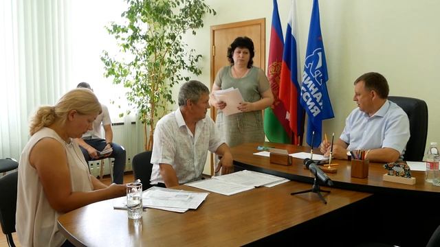 Кореновск. На вопросы жителей ответил глава района Сергей Голобородько.