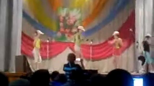 танцевальный номер - Жёлтые ботинки  (Пижанка)