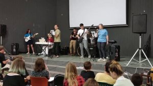 желтая река