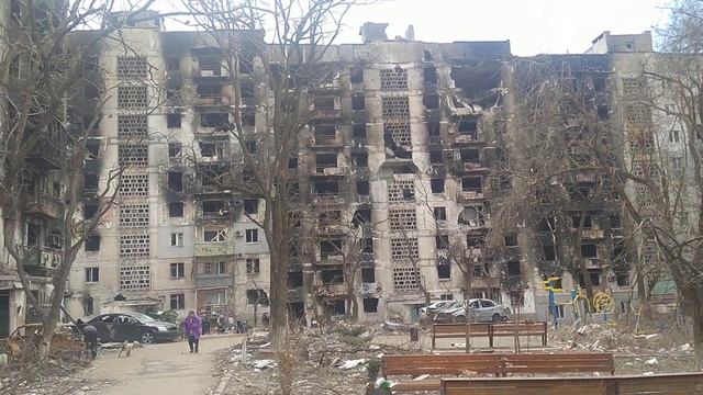 Мариуполь. Еще один двор. смотреть онлайн