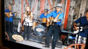 Colleen Duguay with Midnight Fire on La Country Show this week.