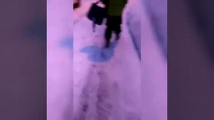 Этот мальчик был без штанов я ёго видела