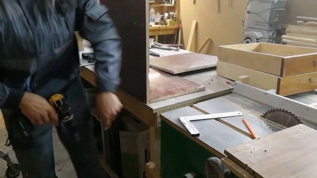 Ящик-тележка. Инструментальный ящик на колесах. Тележка для инструмента своими руками.