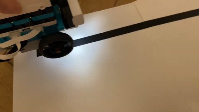 LEGO MINDSTORMS 51515 - Follow the Line Issue (HELP NEEDED)