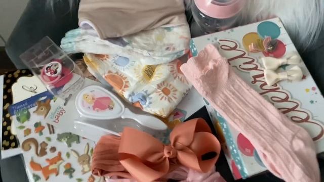 ЗАПАКОВКА КУКЛЫ РЕБОРН 💖 ОБИЖУЛЬКА УЕЗЖАЕТ К МАМЕ 👍 ОБЗОР ПОДАРКОВ 🎁 смотреть онлайн