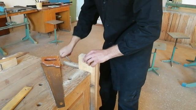 Урок технологии в 5 классе. Рабочее место и инструменты для ручной обработки древесины.