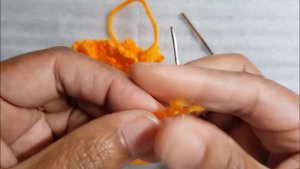 Нарцисс крючком. Версия бледно-желтая