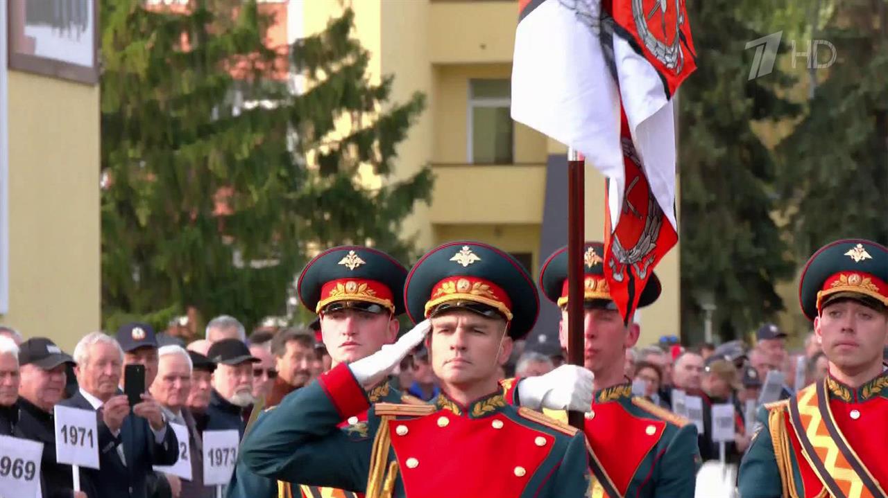 Наука побеждать и славные традиции: 80 лет Московскому Суворовскому военному училищу