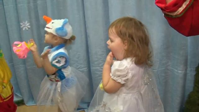 Новогодний утренник в детском саду Какаду смотреть онлайн