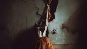 I am waiting for you last summer - Through The Walls