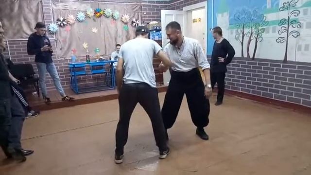 Тяни-толкай смотреть онлайн