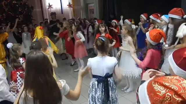 ФЛЕШМОБ. 3-В. Новый год смотреть онлайн