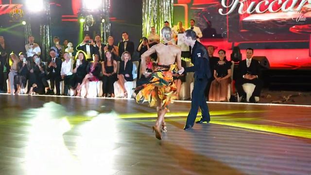 Riccardo Cocchi & Yulia Zagoruychenko - _Babalu_ - _La Dolce Vita_ Gala Night 2024 смотреть онлайн