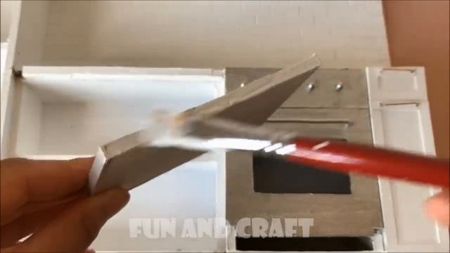 DIY: Modern Miniature Kitchen