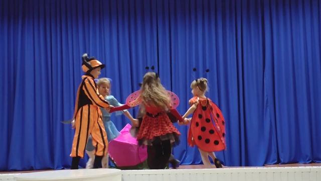 Театральна вистава "Дюймовочка" - Дитячі Мрії смотреть онлайн