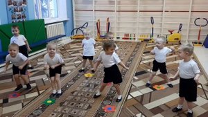 Логоритмическое упражнение "Зайка прыгал" вторая младшая группа.