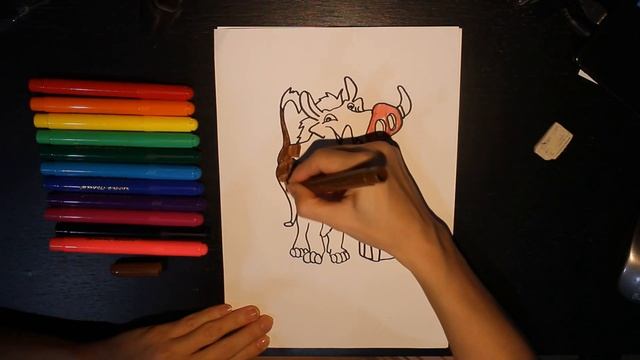 Пумба готовится к Новому Году. Раскраска смотреть онлайн