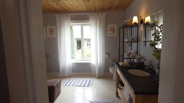 Загородный дом из старой школы / большой деревенский дом / Румтур смотреть онлайн