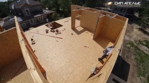 Ускоренное видео сборки / строительства дома из СИП панелей