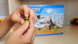 Лего Самолет скорая помощь (обзор)