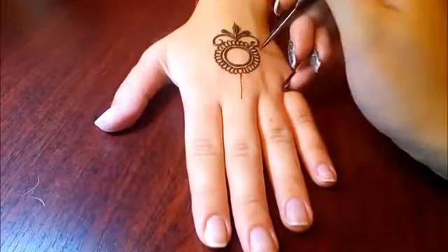 ПРОСТОЙ ДИЗАЙН МЕХЕНДИ | EASY HENNA DESIGN смотреть онлайн